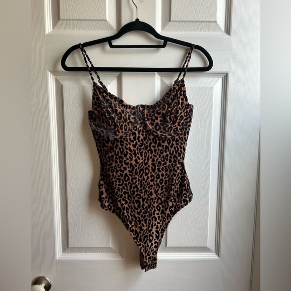 naked wardrobe Tops - NWT velvet cheetah-print corset bodysuit - Naked Wardrobe - Size M